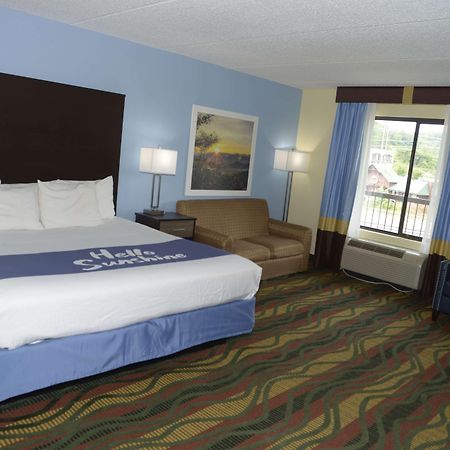 Days Inn By Wyndham Kodak/Sevierville Intrstate Smokeymntns Экстерьер фото