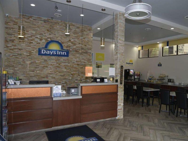 Days Inn By Wyndham Kodak/Sevierville Intrstate Smokeymntns Экстерьер фото