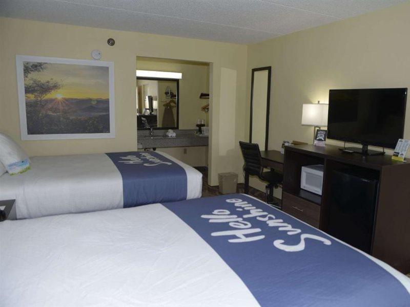 Days Inn By Wyndham Kodak/Sevierville Intrstate Smokeymntns Экстерьер фото