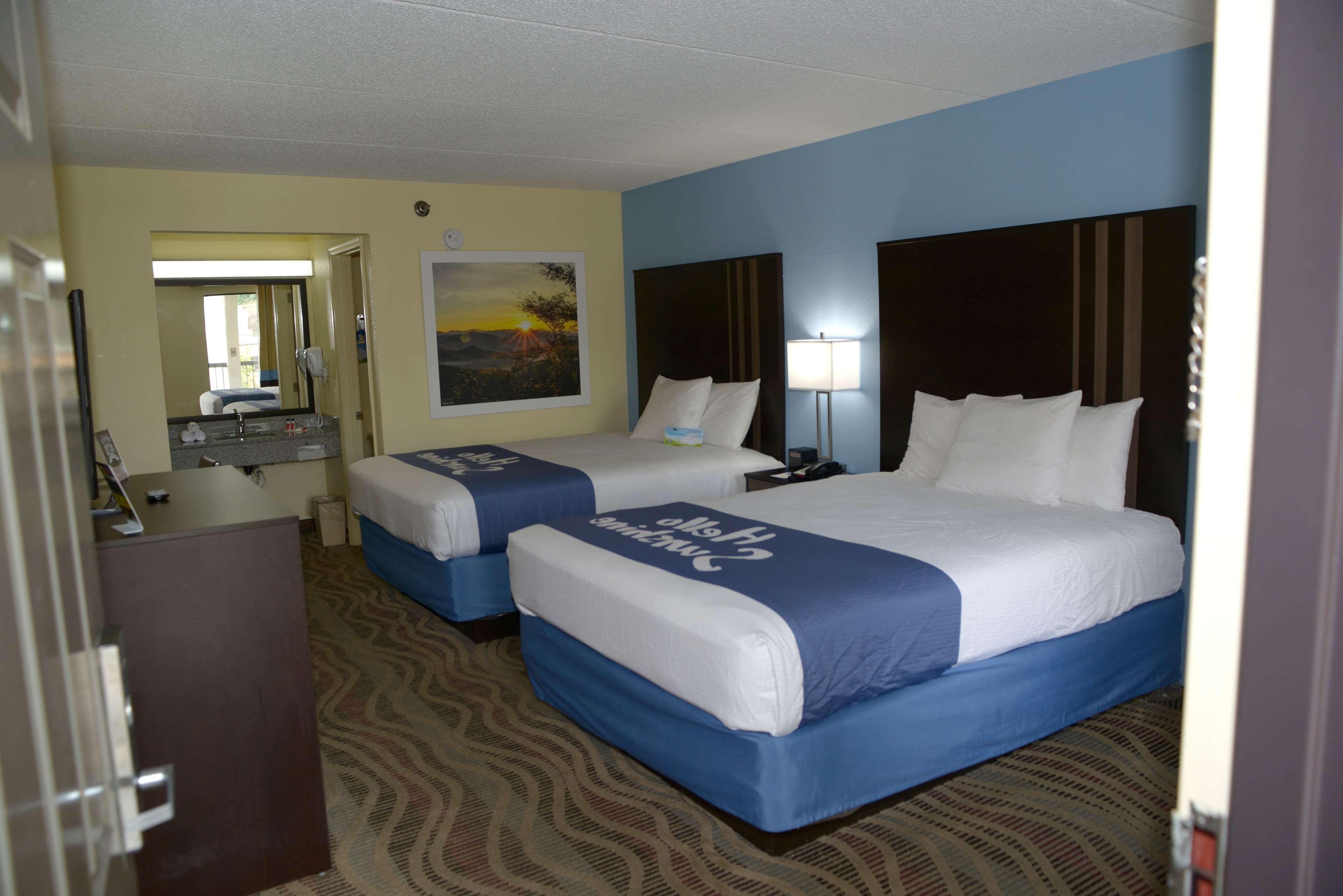 Days Inn By Wyndham Kodak/Sevierville Intrstate Smokeymntns Экстерьер фото