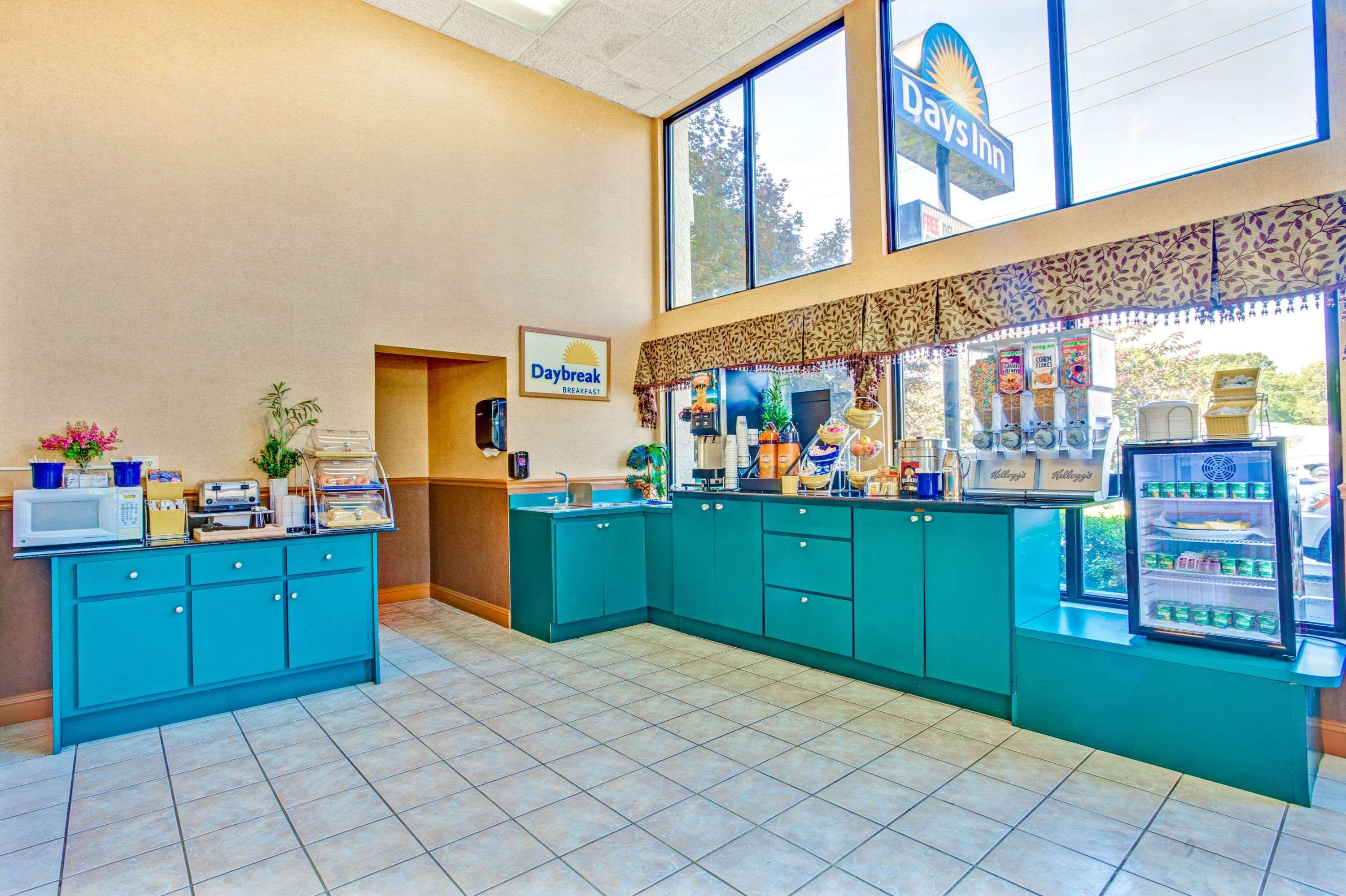 Days Inn By Wyndham Kodak/Sevierville Intrstate Smokeymntns Экстерьер фото