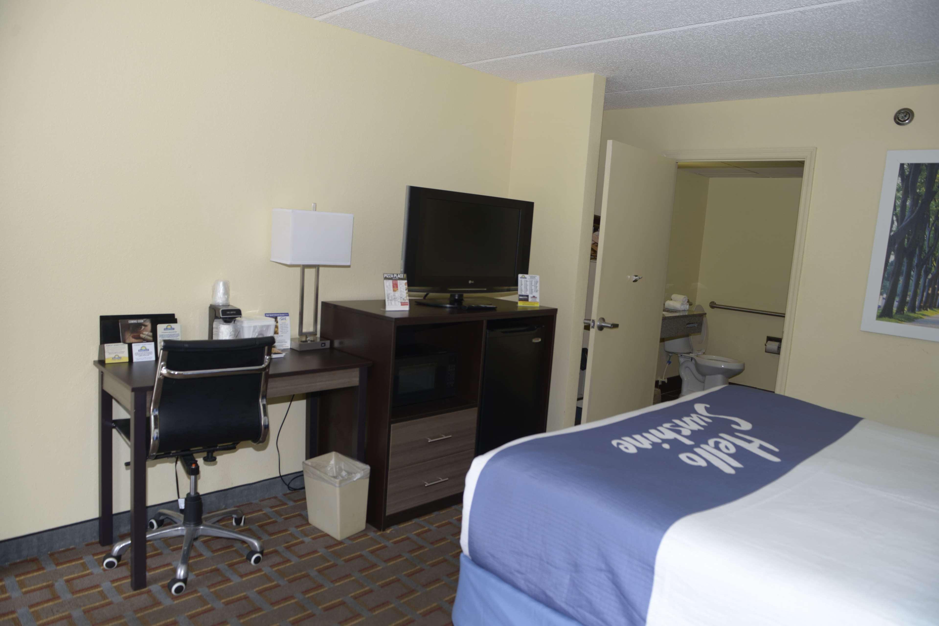 Days Inn By Wyndham Kodak/Sevierville Intrstate Smokeymntns Экстерьер фото
